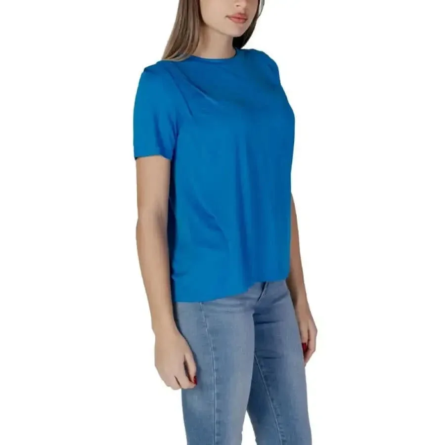 B.young Women's Blue Plain Round Neck T-Shirt