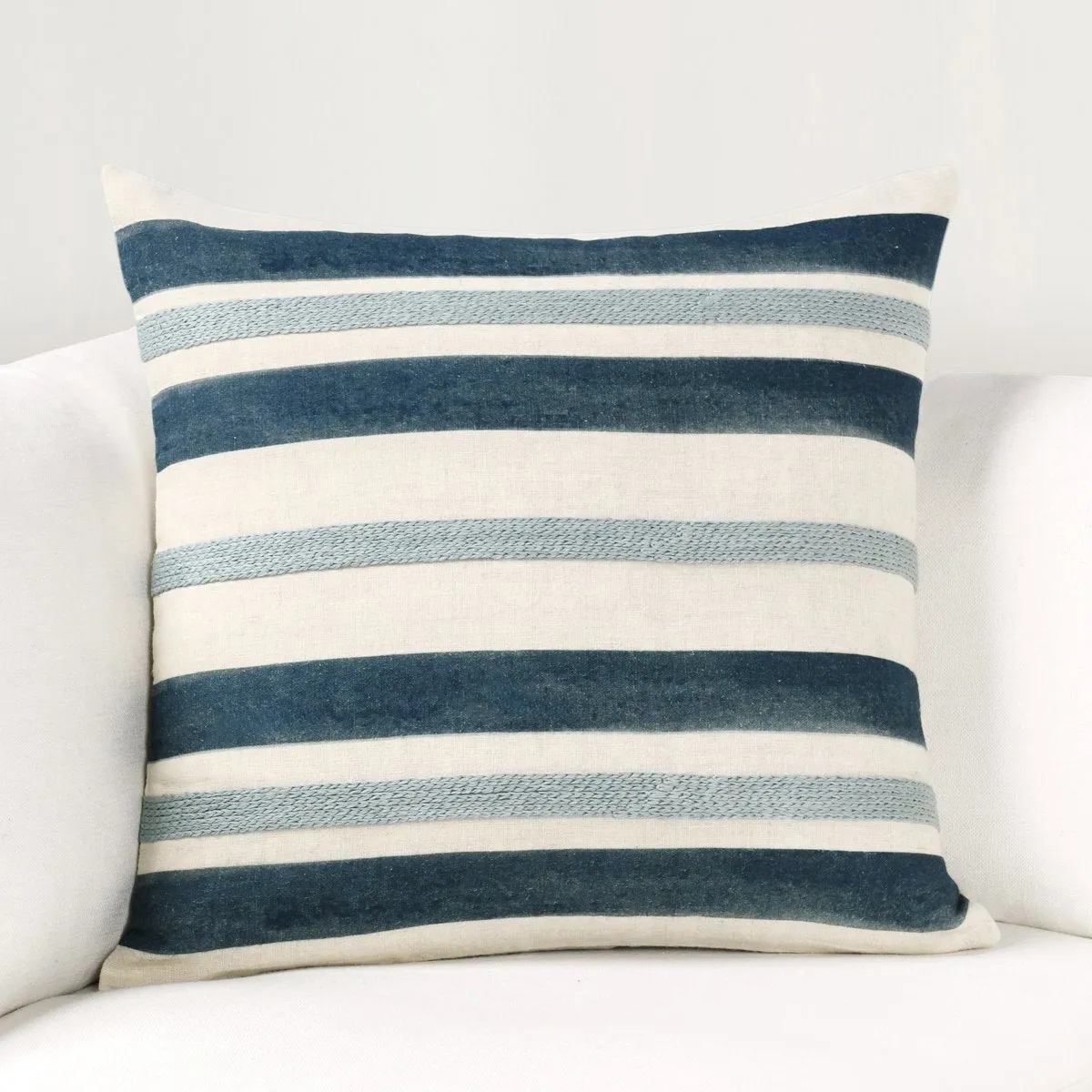 CA Seiano Ivory/Blue 22x22