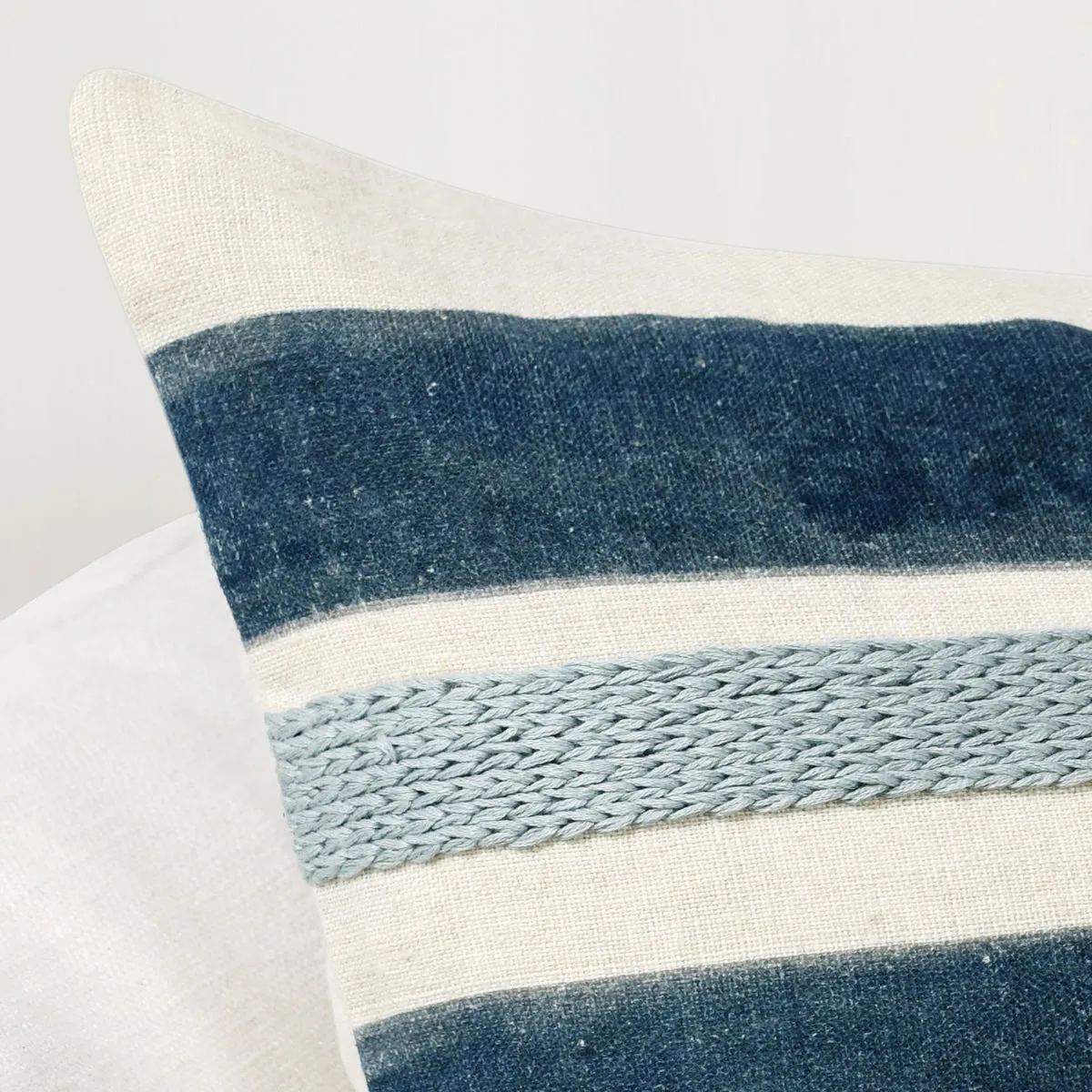 CA Seiano Ivory/Blue 22x22