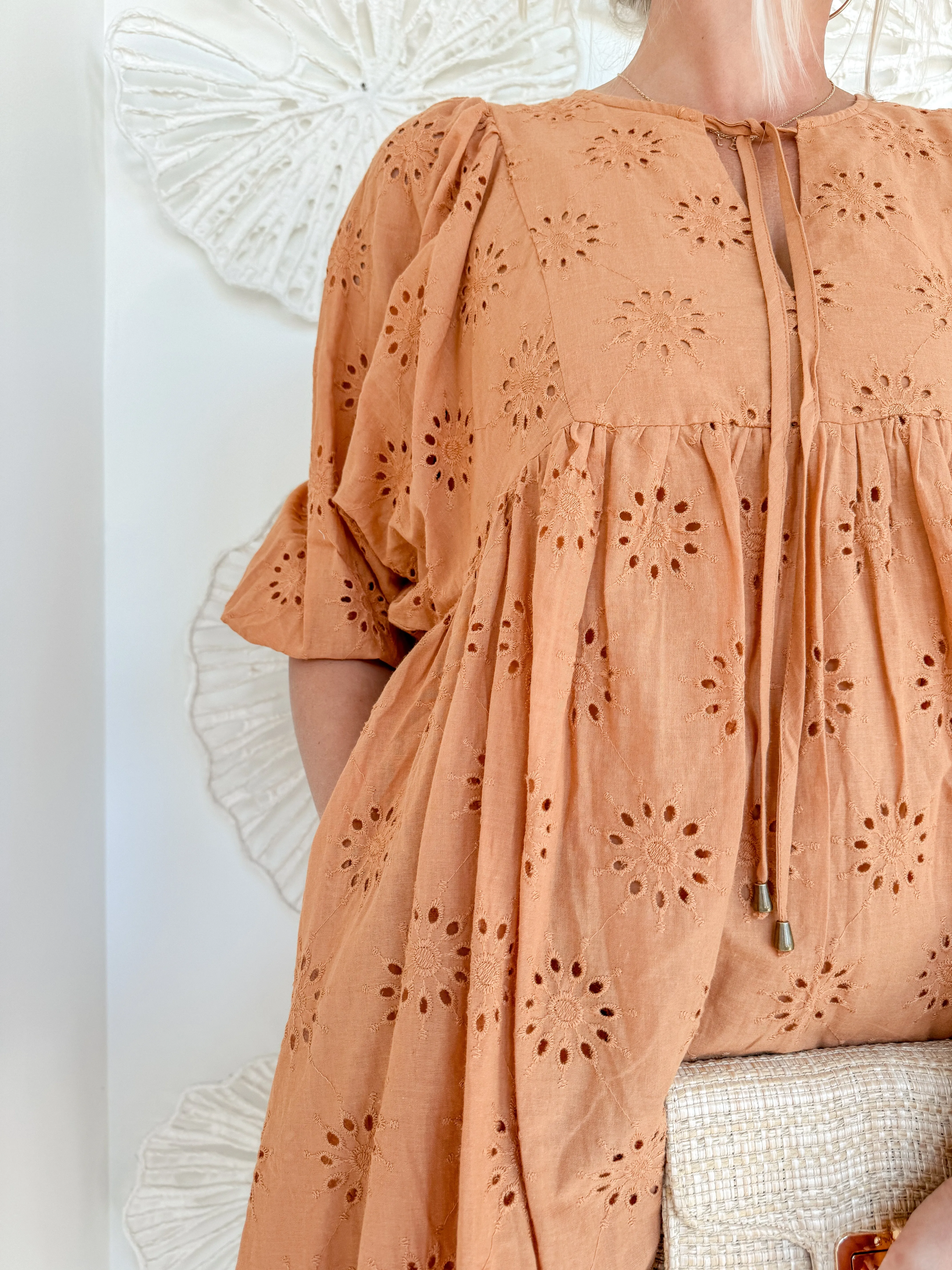 Caramel Eyelet Mini