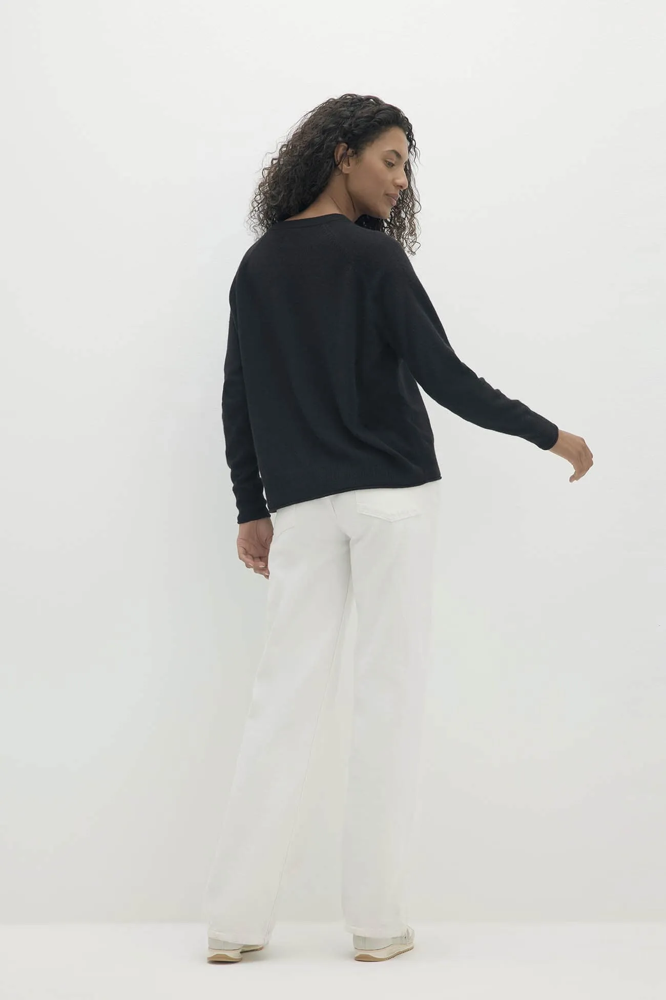 HARLYN V-NECK CASHMERE SWEATER