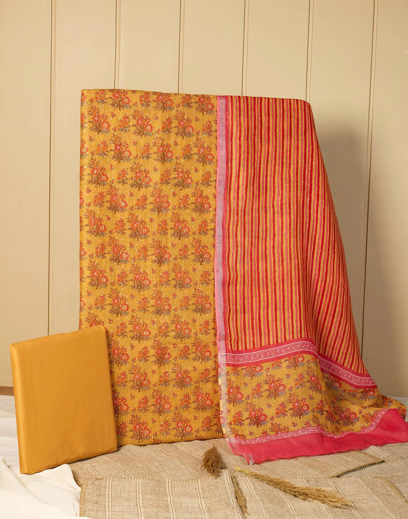 Honeycomb Glam Printed Linen Unstitched Suit Set