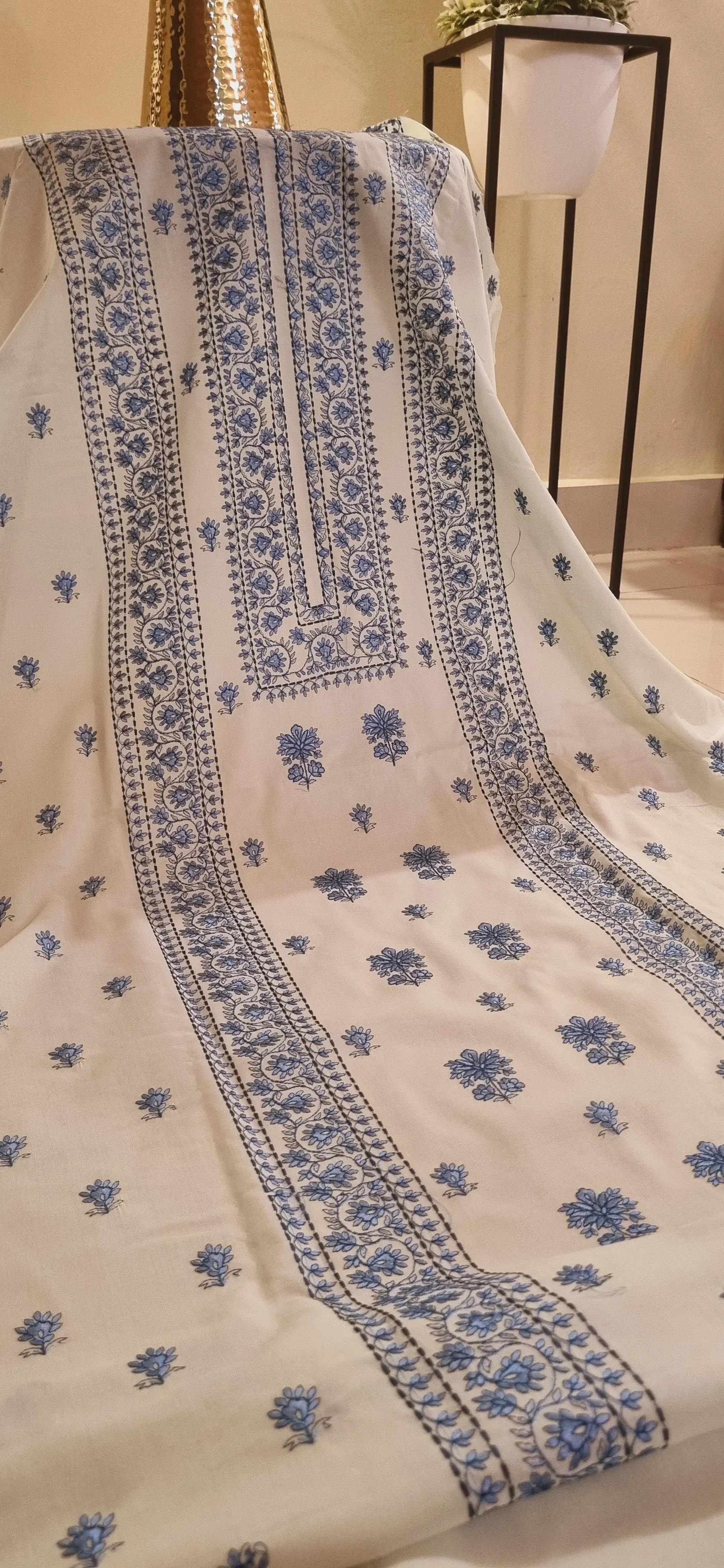 Lawn embroidered two-piece suits