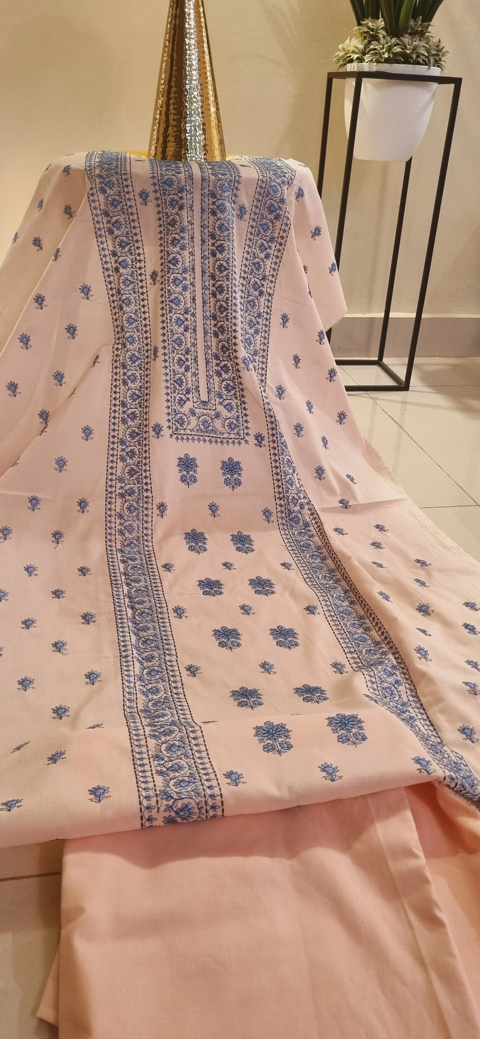 Lawn embroidered two-piece suits