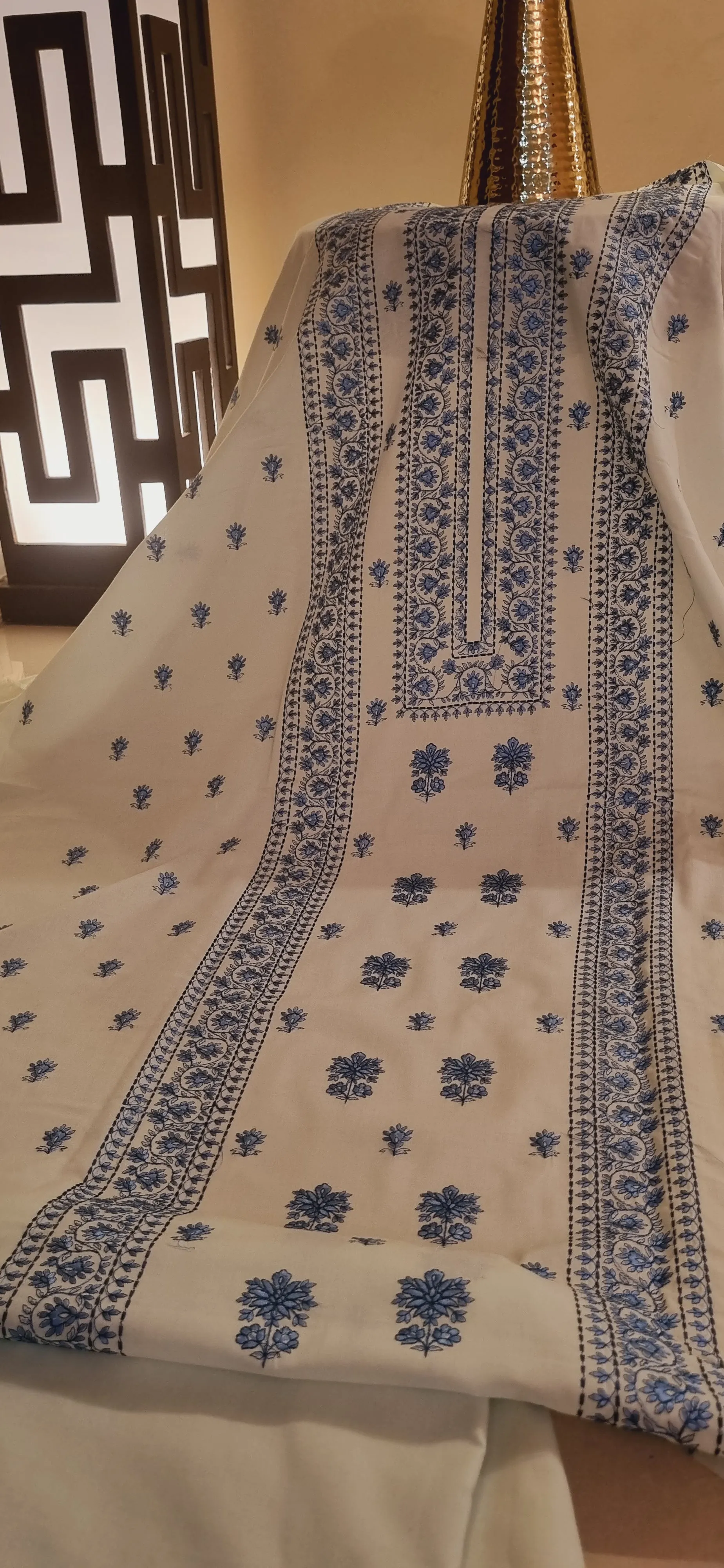 Lawn embroidered two-piece suits