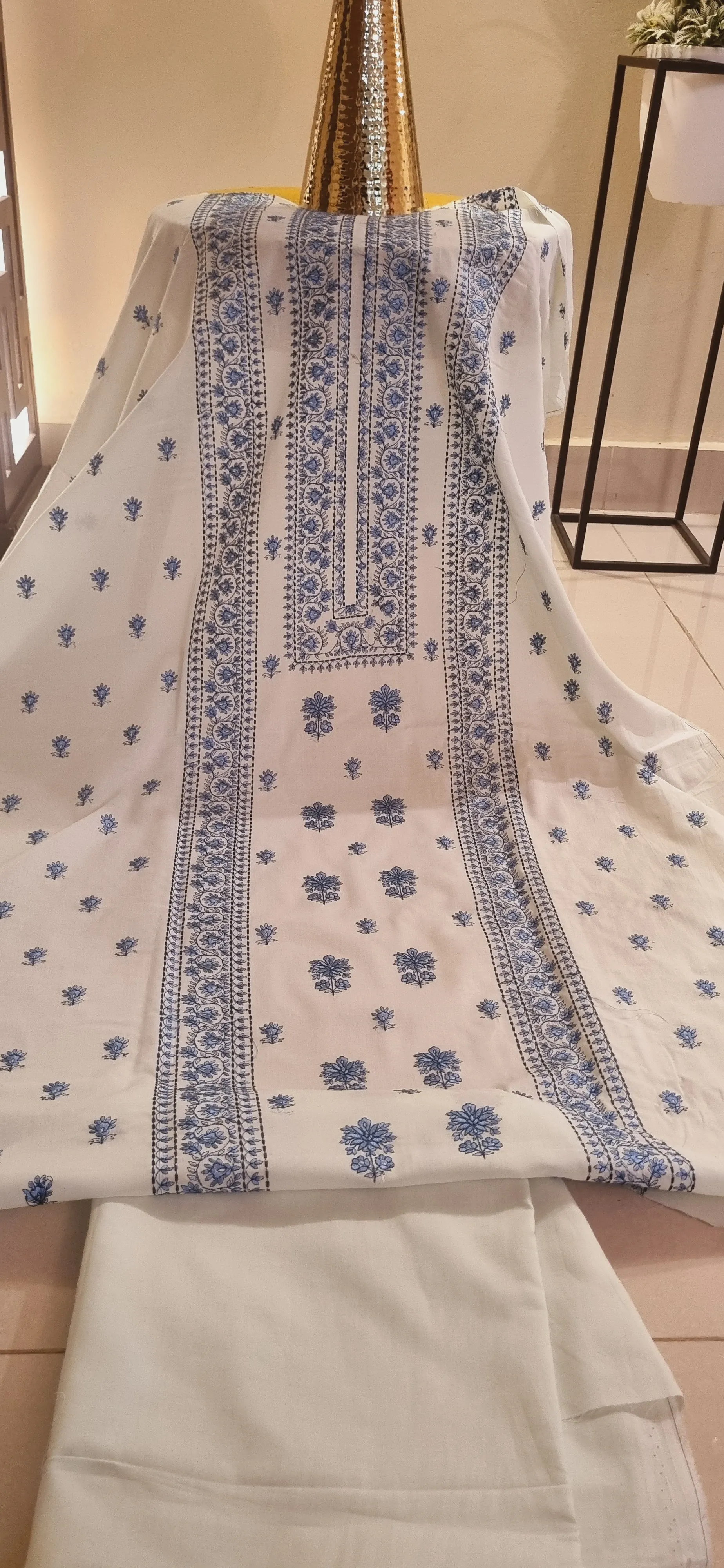 Lawn embroidered two-piece suits