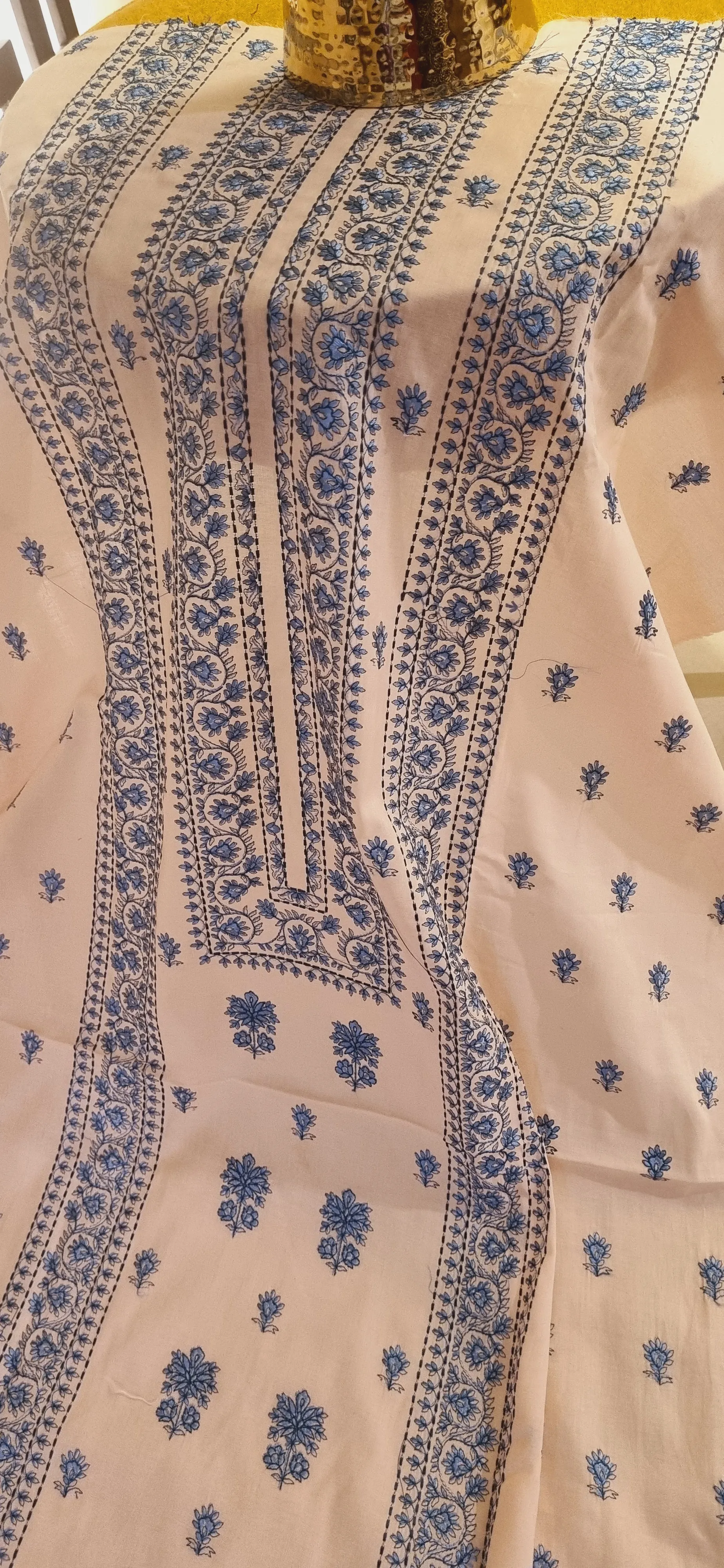 Lawn embroidered two-piece suits