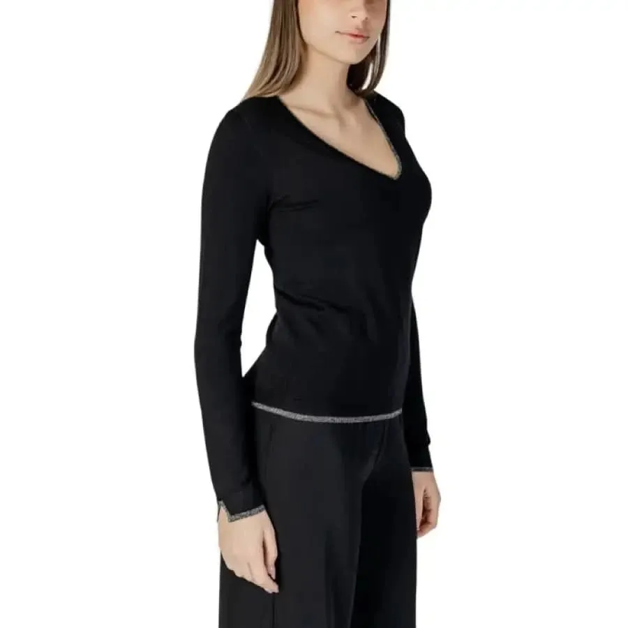 Liu Jo Women's Black V-Neck Long T-Shirt