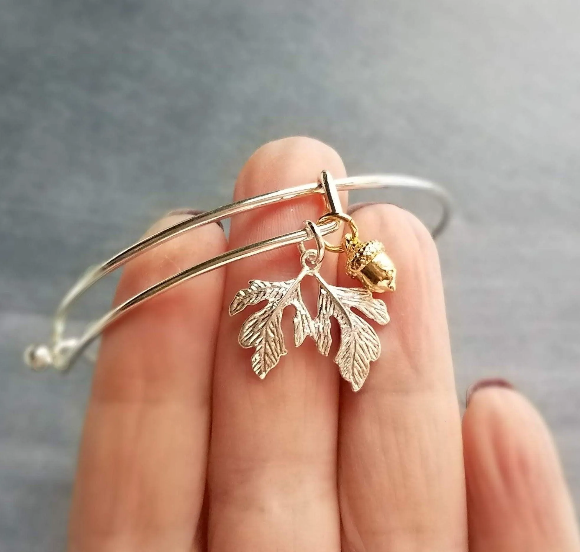Oak Tree Bracelet, silver leaves charm, small gold acorn, acorn bracelet, leaves bangle, autumn bracelet, fall birthday gift, tree woods