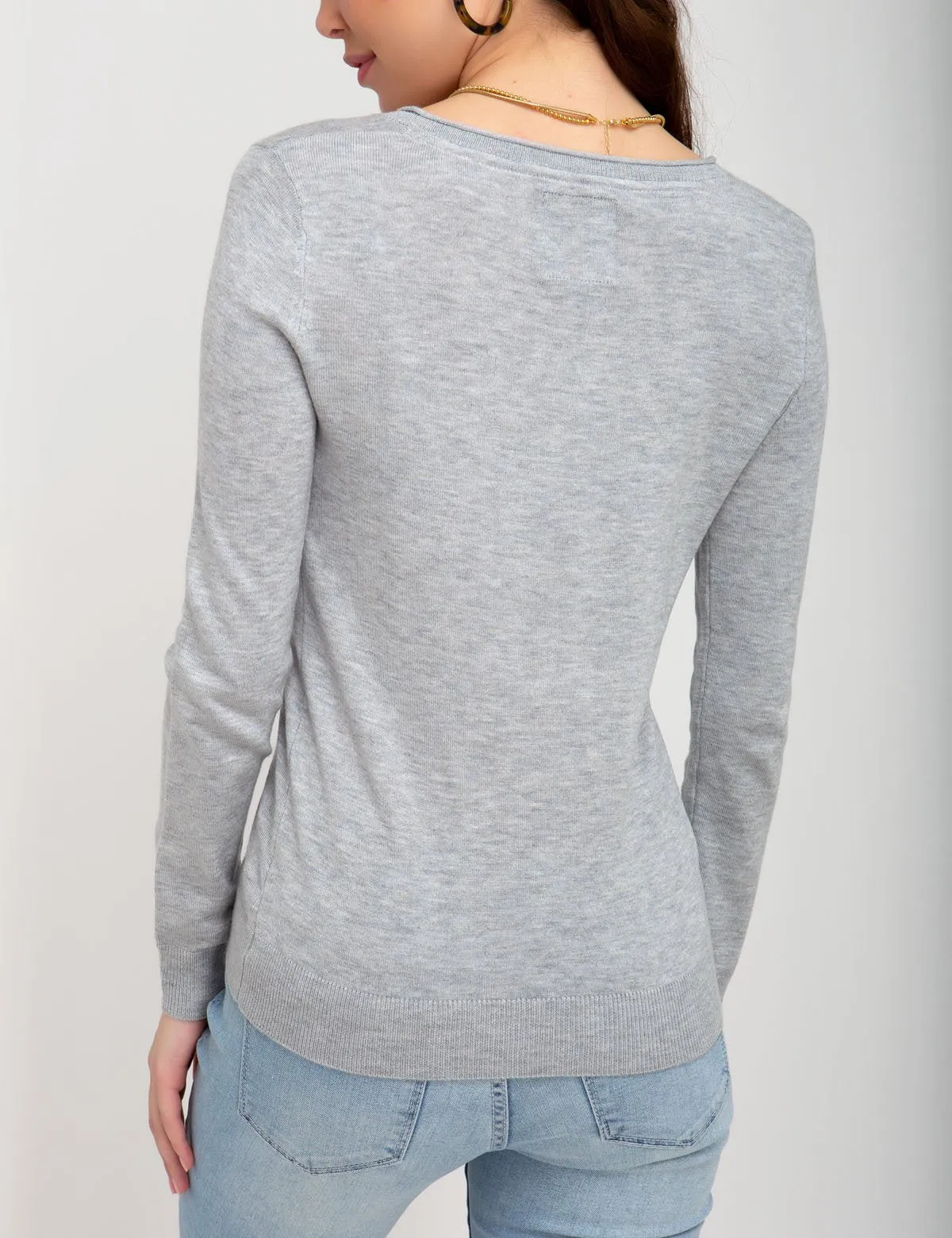 SOLID V-NECK SWEATER