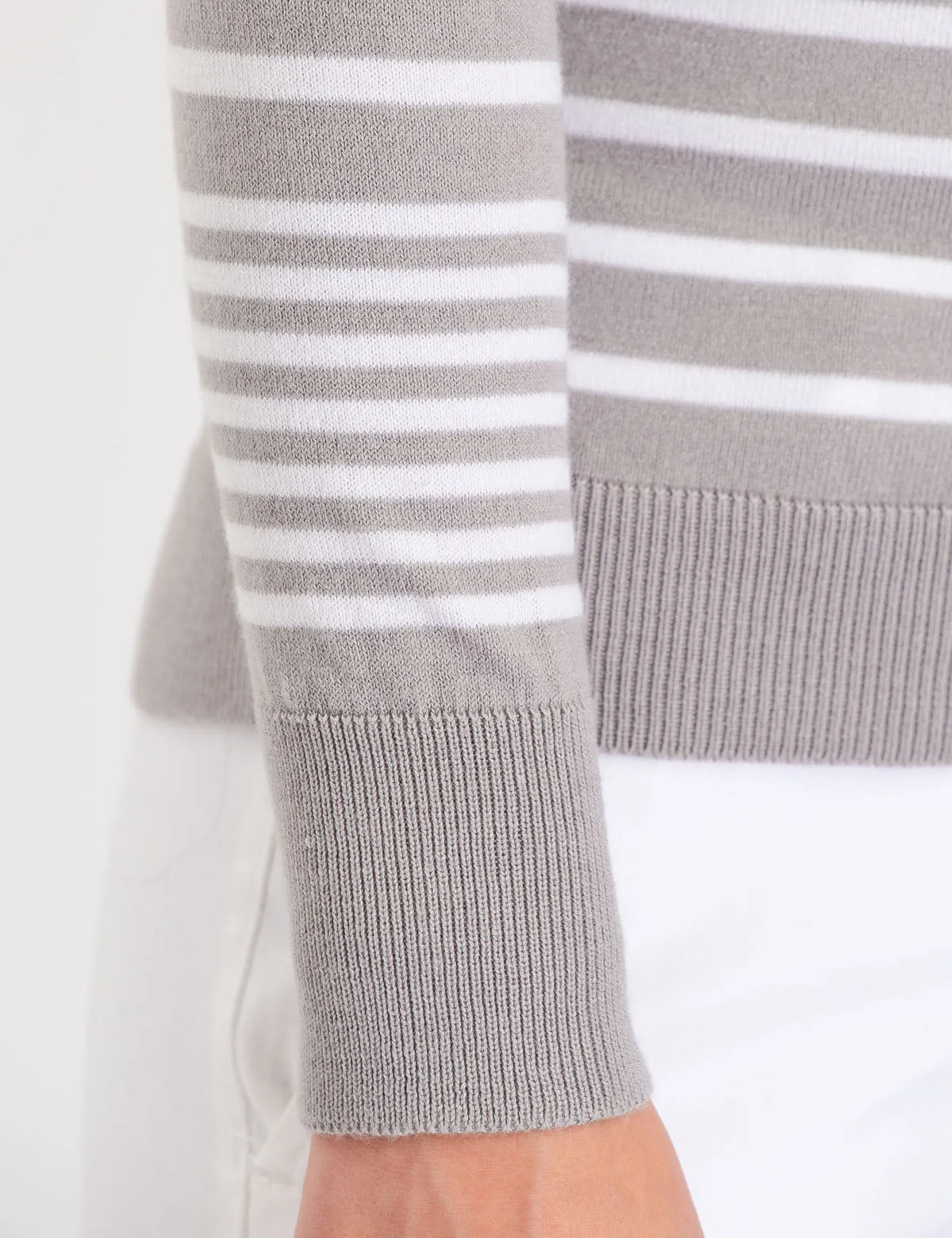 STRIPED V-NECK SWEATER